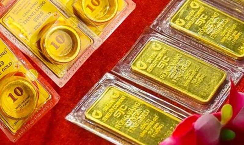 Vàng miếng SJC thường có giá cao hơn vàng nhẫn do yếu tố thương hiệu, nguồn cung, nhu cầu tích trữ và tâm lý thị trường.