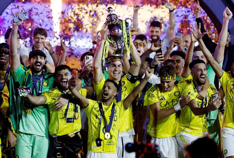 Al-Nassr chính thức trở lại ngôi vương bóng đá Ả Rập sau 7 năm chờ đợi.