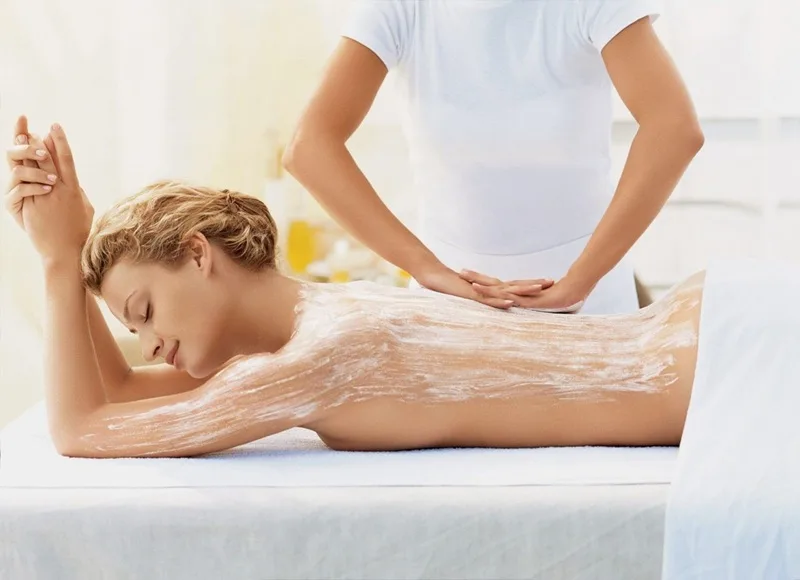Các công thức tắm ủ hữu cơ từ cám gạo, nha đam giúp nuôi dưỡng da sáng mịn an toàn.